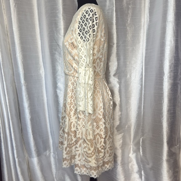 Eliza J Women’s 6 Layered Lacy Back Zip Pleated Flounce 3/4 Sleeves Mini Dress - Picture 9 of 9